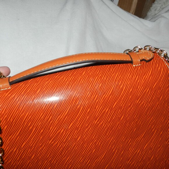 Louis Vuitton Pochette Metis Shiny Leather Reverse Monogram Bag 📦🏃🏻💨⚡🚚 - Picture 5 of 16